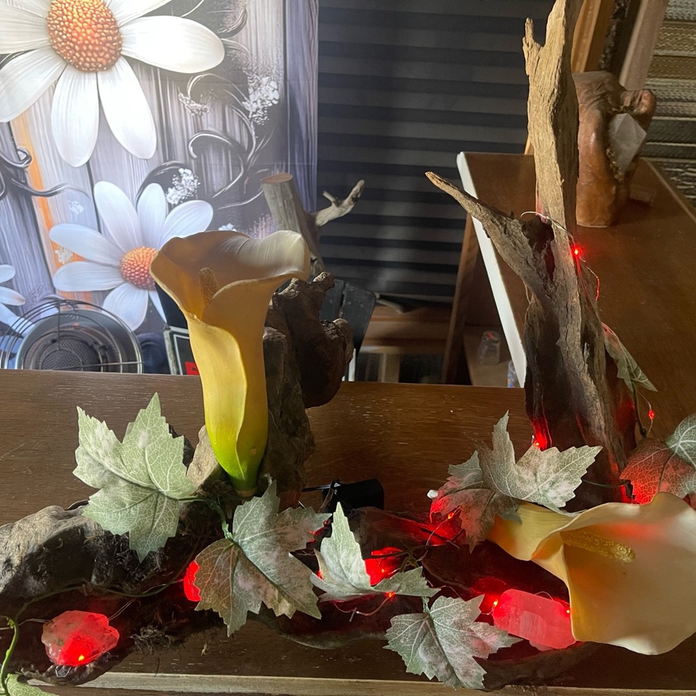Rustic Floral LED Decor with Yellow Accents